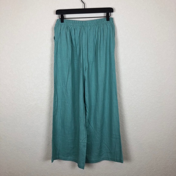 Clad & Cloth • Wide Leg Linen Cropped Pants - Picture 7 of 11